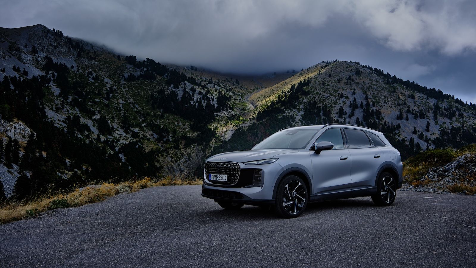 Lepas στην Ελλάδα: Τα L6 και L8 PHEV από 33.900 και 42.900 ευρώ